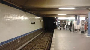 reinickendorf incontro sulla metro u8 - foto di giuseppe govinda