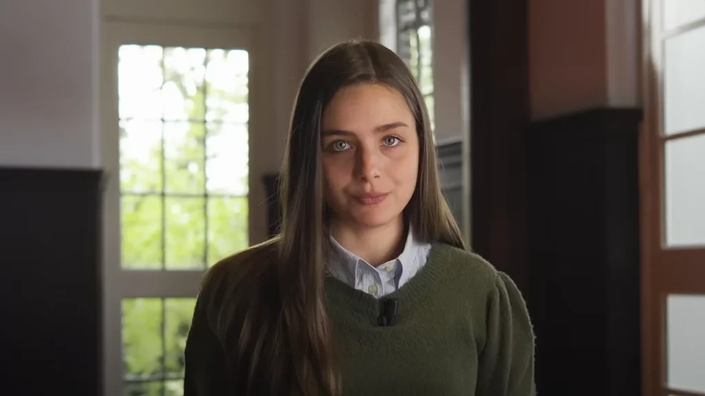Giulia Bassetto, dal documentario di Will sui giovani in europa Come STUDIARE, LAVORARE e VIVERE in un altro PAESE EUROPEO? Immagine modificata con l'IA.