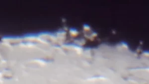 Base aliena sulla luna durante uno streaming su tiktok